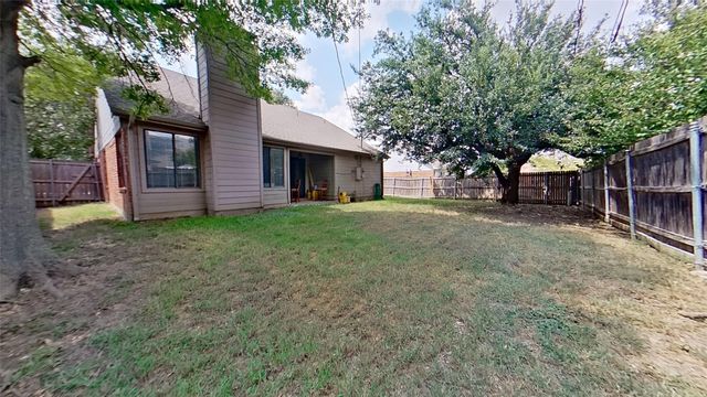 6003 Ivy Glen Drive, Arlington, TX 76017