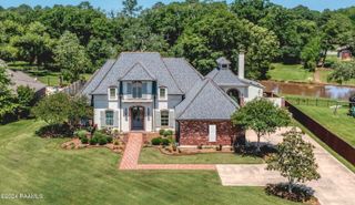 1060 Angelwood Circle, Breaux Bridge, LA 70517