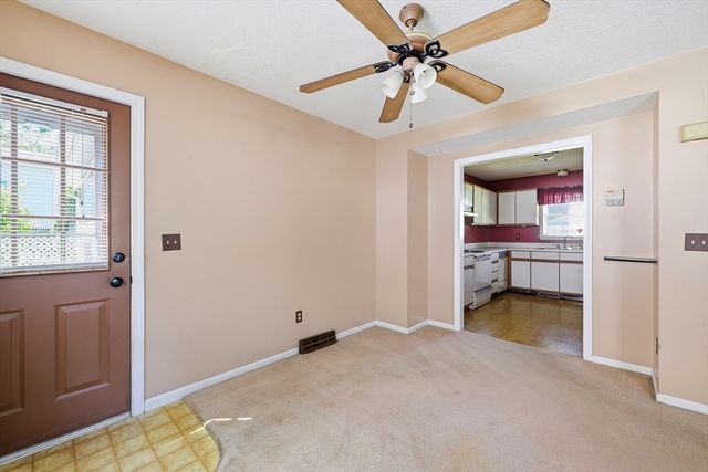19-21 Wedgewood Cir, Springfield, MA 01129