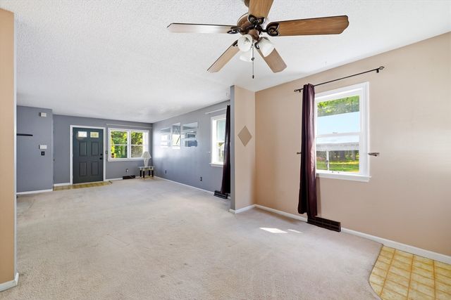 19-21 Wedgewood Cir, Springfield, MA 01129