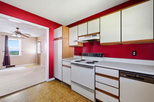 19-21 Wedgewood Cir, Springfield, MA 01129
