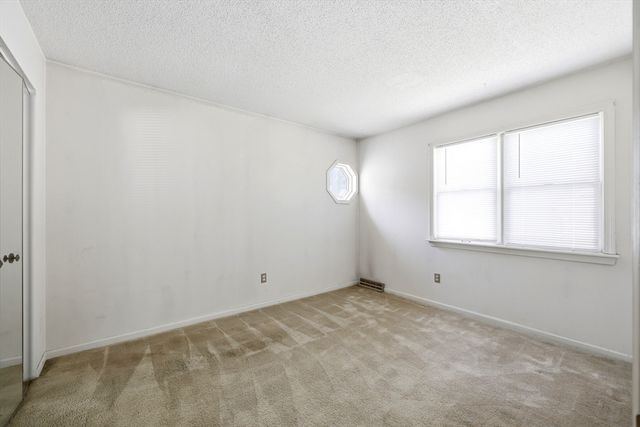 19-21 Wedgewood Cir, Springfield, MA 01129