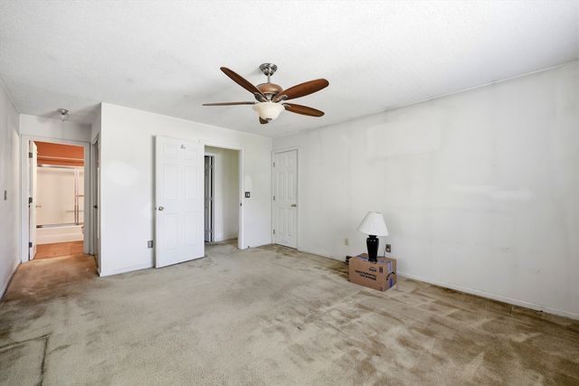 19-21 Wedgewood Cir, Springfield, MA 01129
