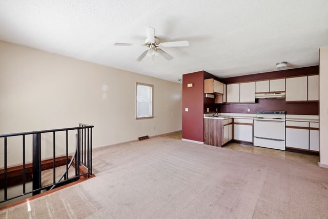 19-21 Wedgewood Cir, Springfield, MA 01129