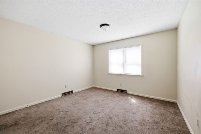 19-21 Wedgewood Cir, Springfield, MA 01129