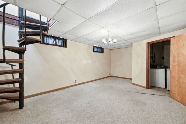 19-21 Wedgewood Cir, Springfield, MA 01129