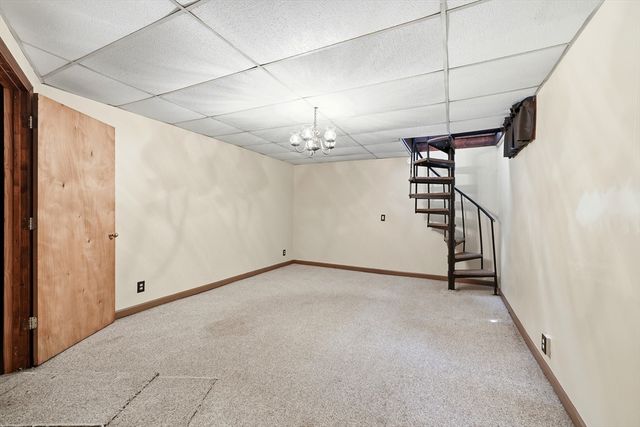19-21 Wedgewood Cir, Springfield, MA 01129