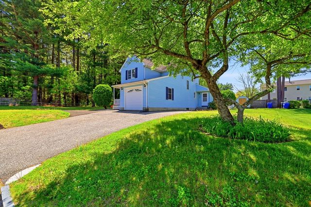 19-21 Wedgewood Cir, Springfield, MA 01129