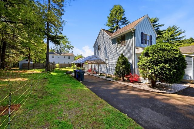 19-21 Wedgewood Cir, Springfield, MA 01129