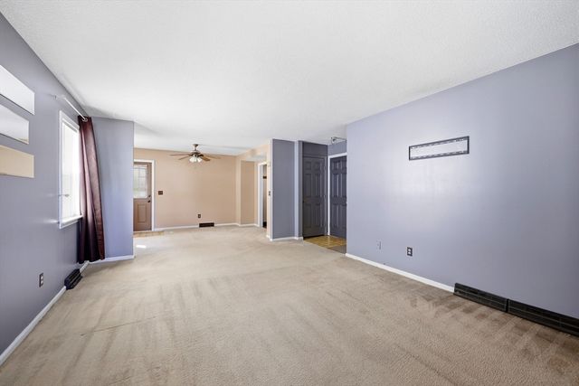 19-21 Wedgewood Cir, Springfield, MA 01129