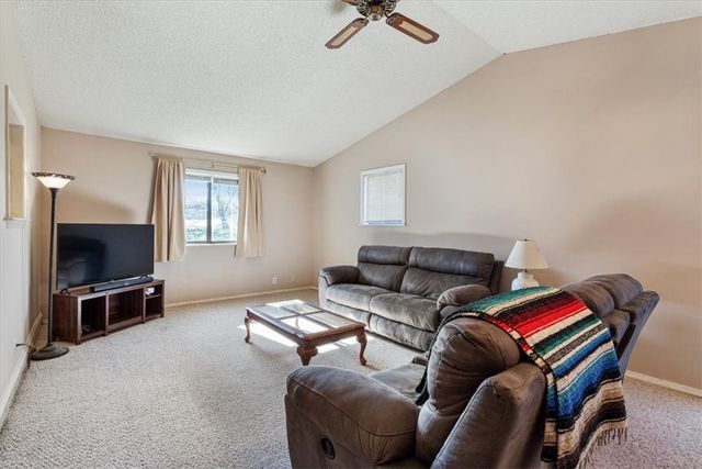 1022 Hummingbird Lane, Siloam Springs, AR 72761