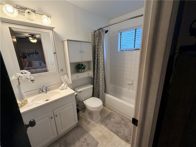 1022 Hummingbird Lane, Siloam Springs, AR 72761