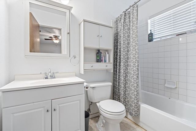 1022 Hummingbird Lane, Siloam Springs, AR 72761