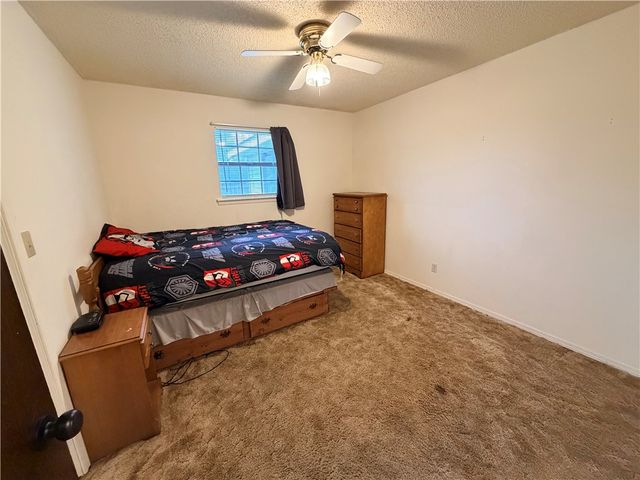 1022 Hummingbird Lane, Siloam Springs, AR 72761