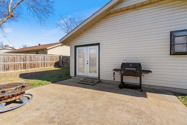 1022 Hummingbird Lane, Siloam Springs, AR 72761