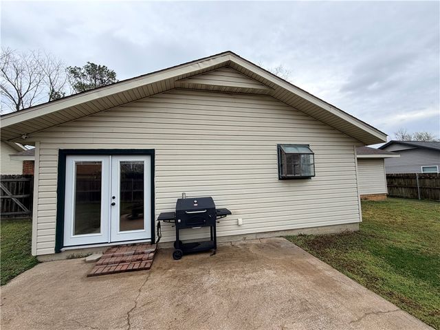 1022 Hummingbird Lane, Siloam Springs, AR 72761