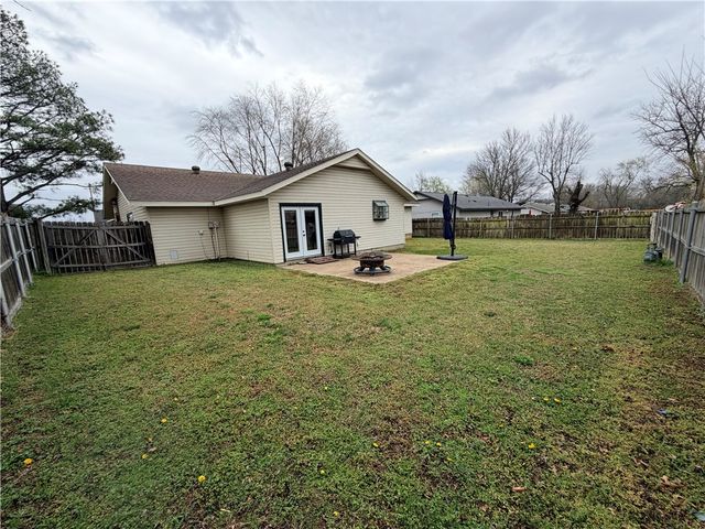 1022 Hummingbird Lane, Siloam Springs, AR 72761