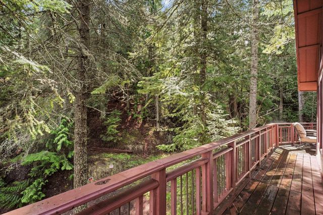 11823 N Honeymoon Bay Rd, Newman Lake, WA 99025