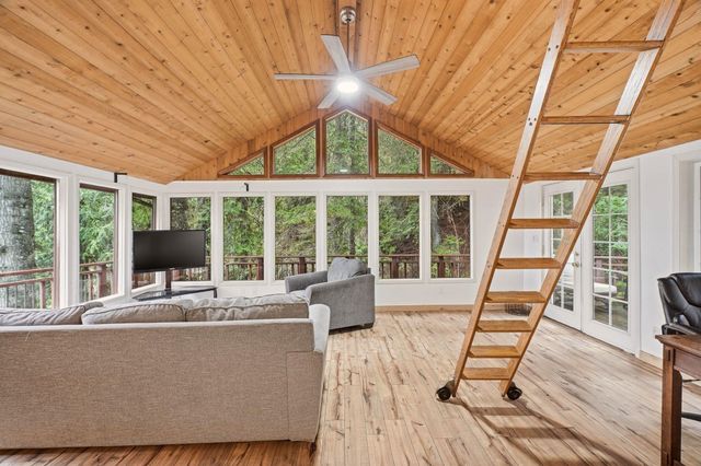 11823 N Honeymoon Bay Rd, Newman Lake, WA 99025