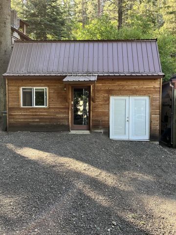 11823 N Honeymoon Bay Rd, Newman Lake, WA 99025
