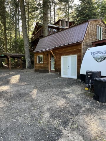 11823 N Honeymoon Bay Rd, Newman Lake, WA 99025