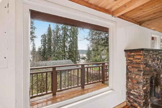 11823 N Honeymoon Bay Rd, Newman Lake, WA 99025
