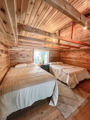 11823 N Honeymoon Bay Rd, Newman Lake, WA 99025