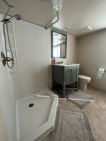 11823 N Honeymoon Bay Rd, Newman Lake, WA 99025