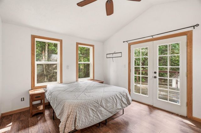 11823 N Honeymoon Bay Rd, Newman Lake, WA 99025