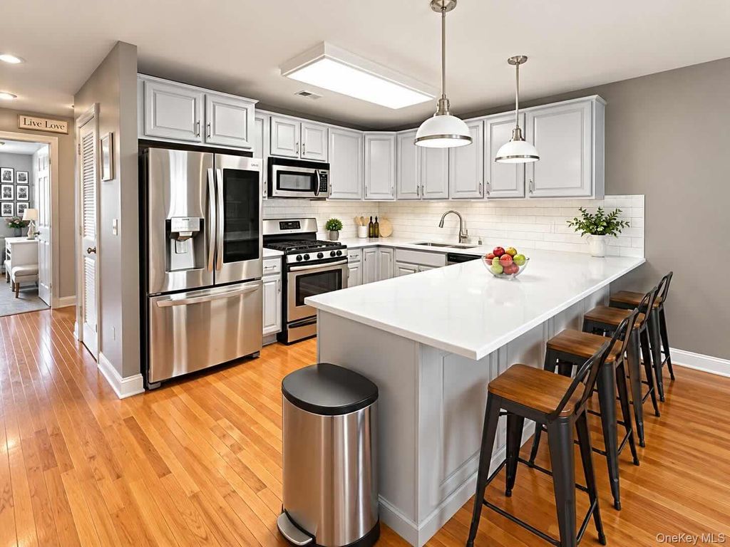 10310 Rockaway Beach Boulevard 3C, Rockaway Park, NY 11694 — photo 2