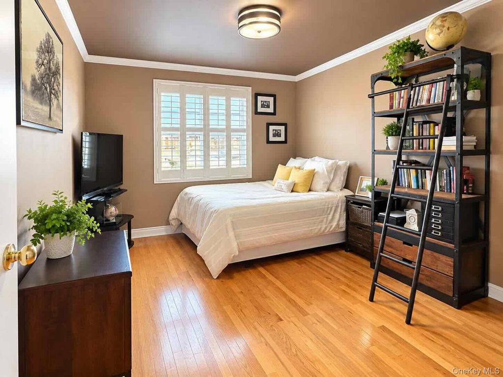 10310 Rockaway Beach Boulevard 3C, Rockaway Park, NY 11694 — photo 5