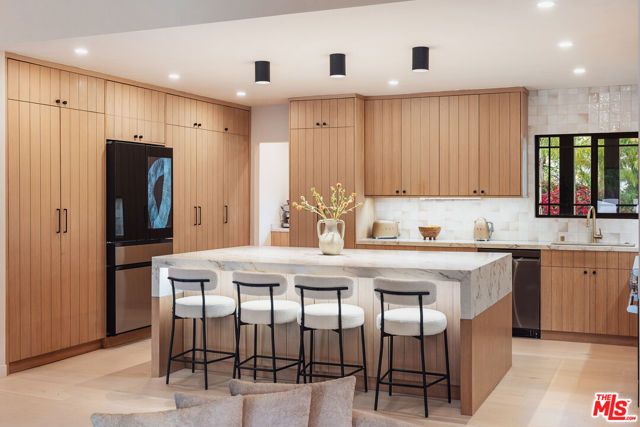 5625 Wilhelmina Avenue, Woodland Hills (los Angeles), CA 91367