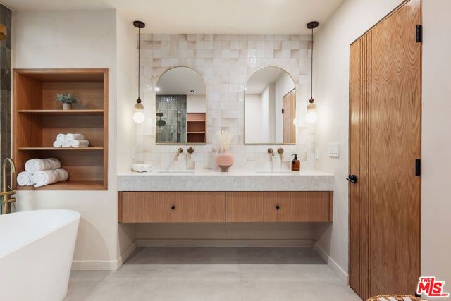 5625 Wilhelmina Avenue, Woodland Hills (los Angeles), CA 91367