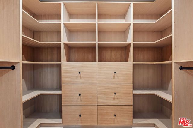 5625 Wilhelmina Avenue, Woodland Hills (los Angeles), CA 91367