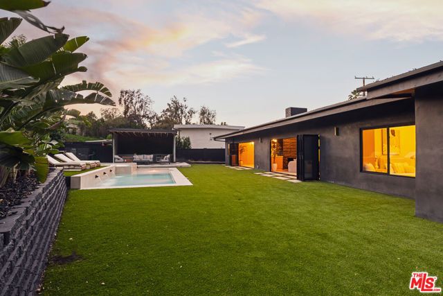 5625 Wilhelmina Avenue, Woodland Hills (los Angeles), CA 91367