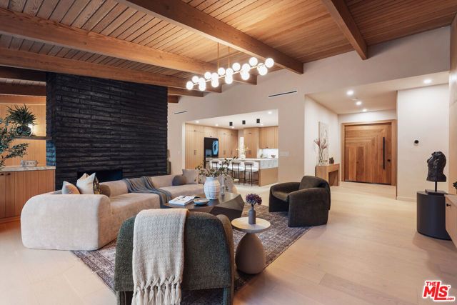 5625 Wilhelmina Avenue, Woodland Hills (los Angeles), CA 91367