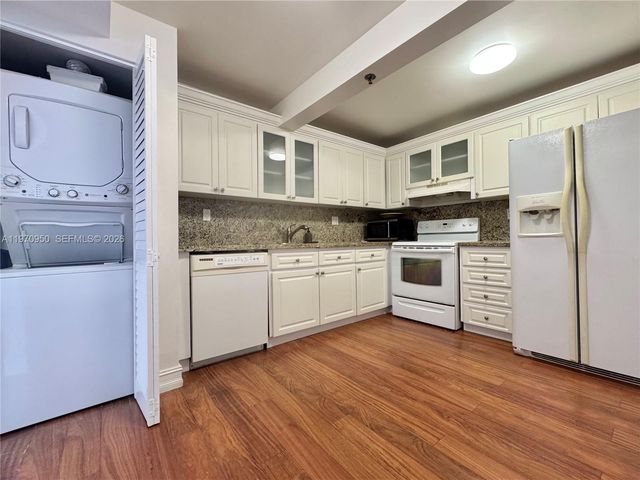 210 174th St 1205, Sunny Isles Beach, FL 33160