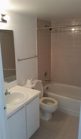 8260 SW 210th St 309, Cutler Bay, FL 33189