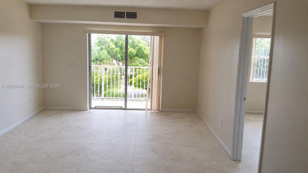 8260 SW 210th St 309, Cutler Bay, FL 33189