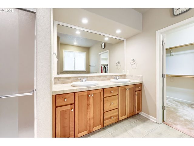 11598 Se AERIE CRESCENT Rd, Happy Valley, OR 97086