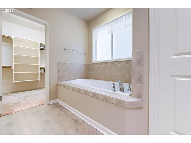 11598 Se AERIE CRESCENT Rd, Happy Valley, OR 97086