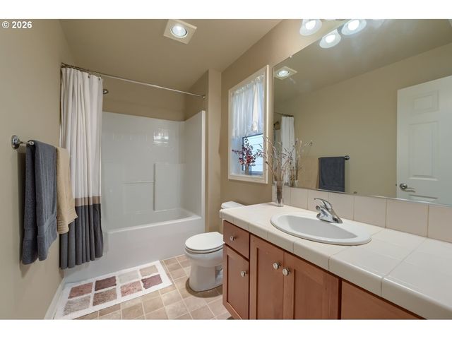 11598 Se AERIE CRESCENT Rd, Happy Valley, OR 97086