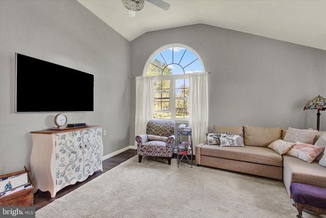 667 GRANT DR, Gettysburg, PA 17325