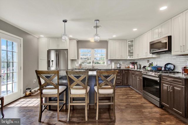 667 GRANT DR, Gettysburg, PA 17325