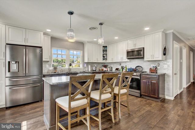 667 GRANT DR, Gettysburg, PA 17325