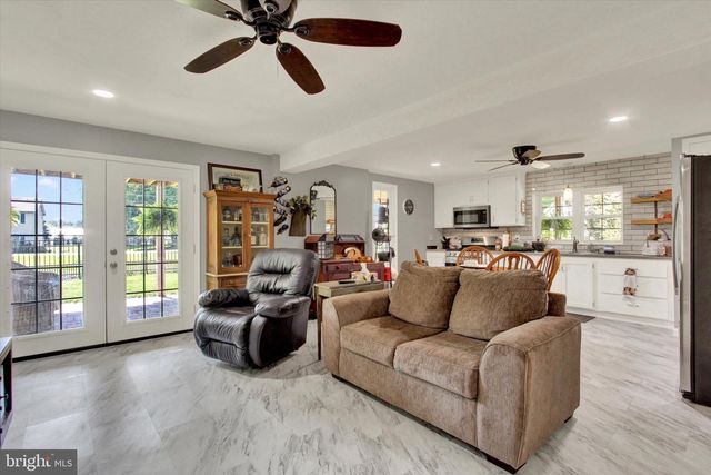 667 GRANT DR, Gettysburg, PA 17325