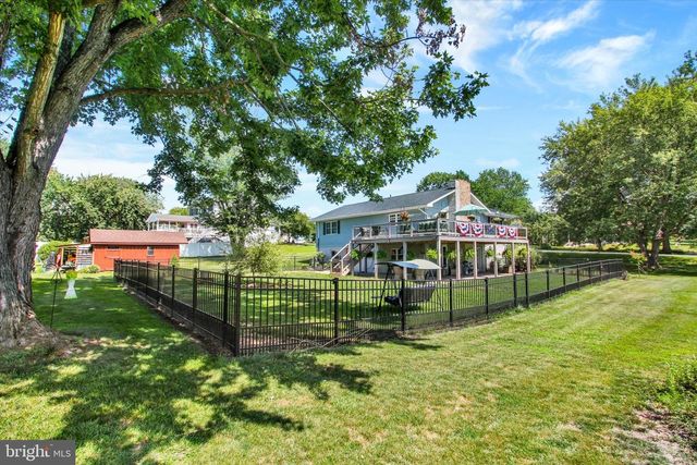 667 GRANT DR, Gettysburg, PA 17325