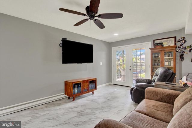 667 GRANT DR, Gettysburg, PA 17325