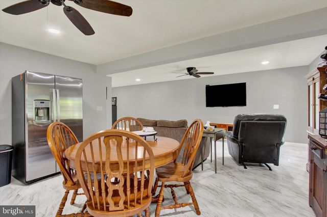 667 GRANT DR, Gettysburg, PA 17325