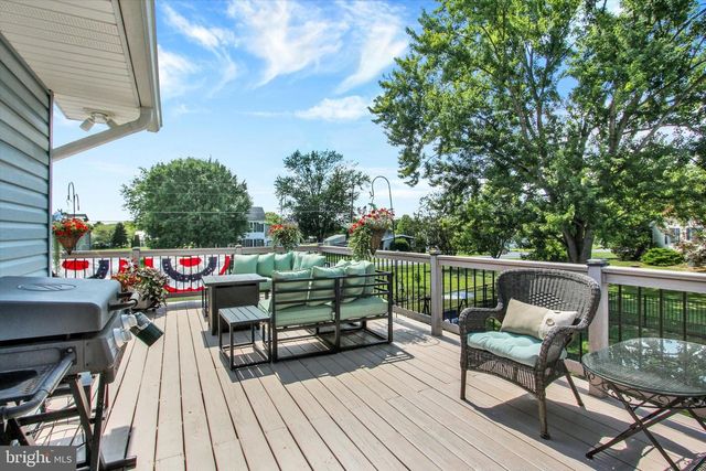 667 GRANT DR, Gettysburg, PA 17325